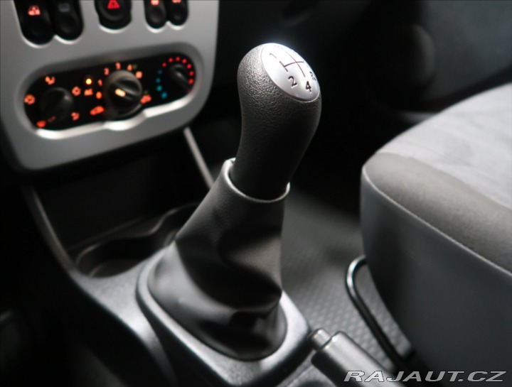 Dacia Sandero 1,2 i 16V ČR KLIMA TAŽNÉ 2011