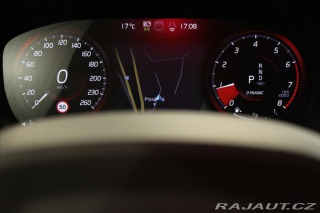 Volvo XC40 T4 R Design AWD CZ/1. Maj 2019