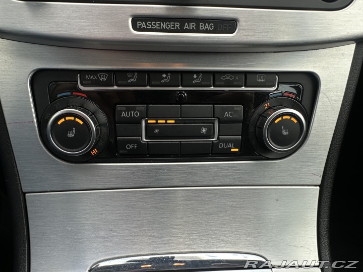 Volkswagen Passat 2.0 TDi Výhřev/Tempomat/1 2011