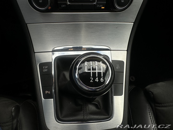 Volkswagen Passat 2.0 TDi Výhřev/Tempomat/1 2011