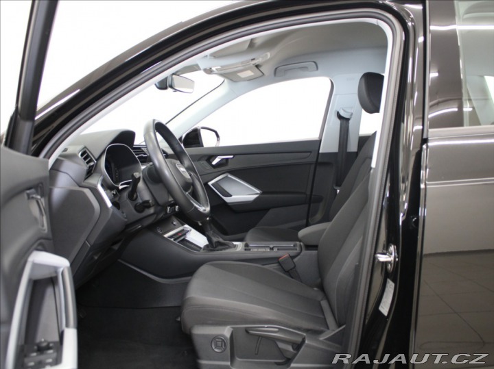 Audi Q3 2,0 TDi 110kW S-Line 63tk 2023
