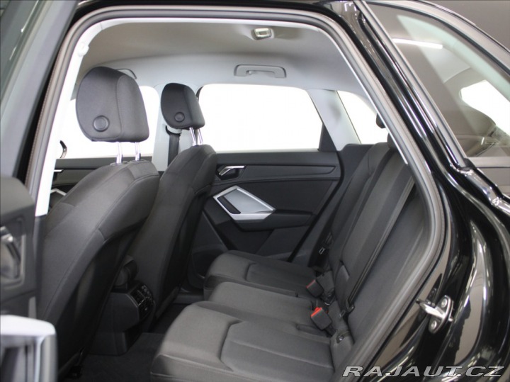 Audi Q3 2,0 TDi 110kW S-Line 63tk 2023