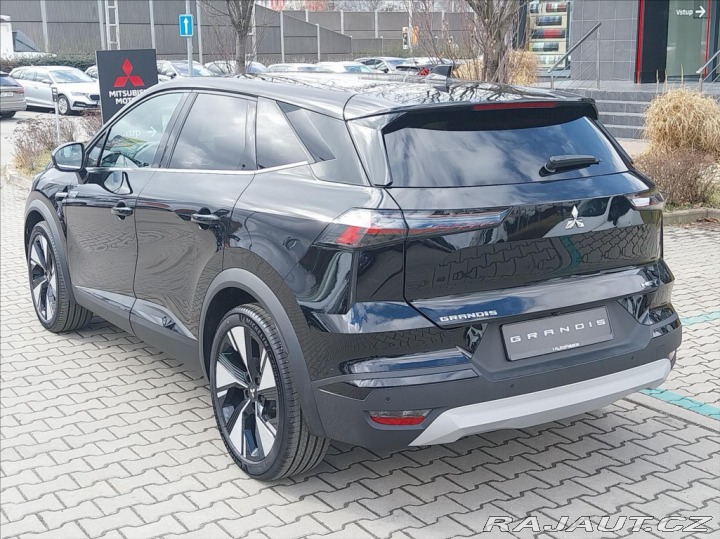 Mitsubishi Grandis 1.8 AT M-HYBRID INTENSE+ 2026