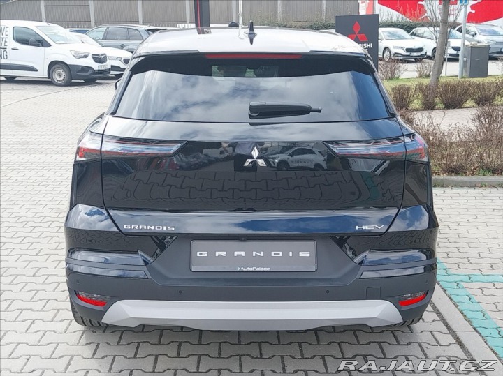Mitsubishi Grandis 1.8 AT M-HYBRID INTENSE+ 2026
