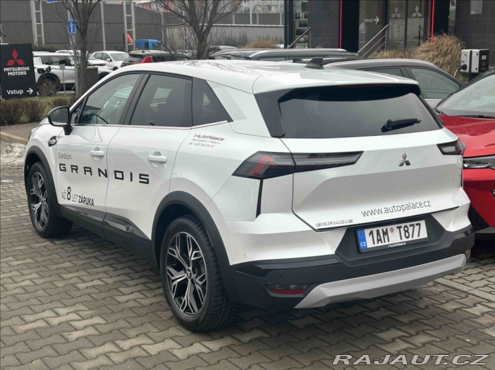 Mitsubishi Grandis 1.3 7DCT M-HYBRID INTENS 2026