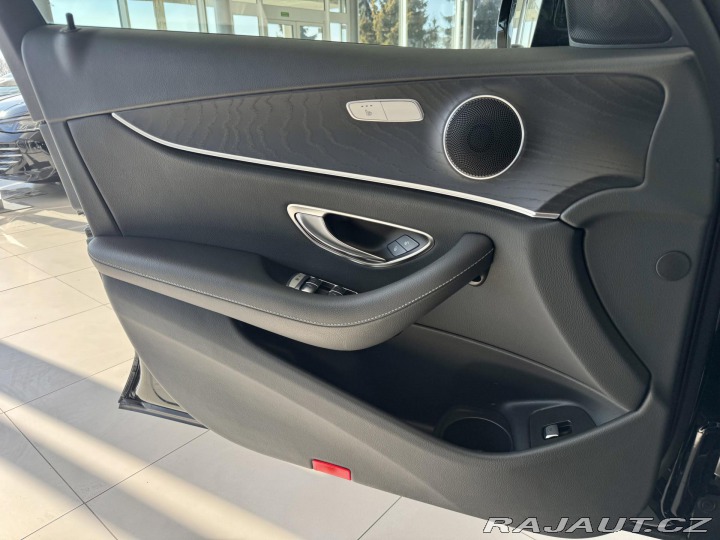 Mercedes-Benz E 300de 4Matic*Webasto*REZE 2021