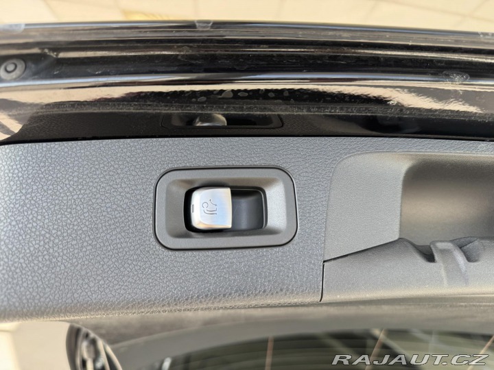 Mercedes-Benz E 300de 4Matic*Webasto*REZE 2021