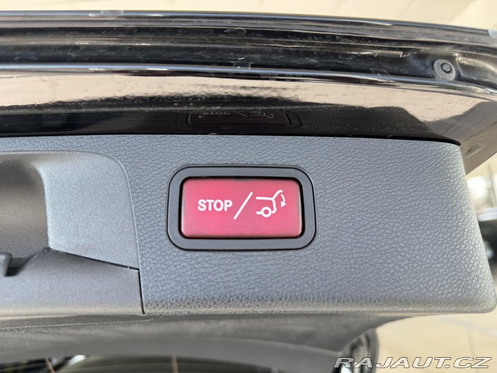 Mercedes-Benz E 300de 4Matic*Webasto*Tažn 2021