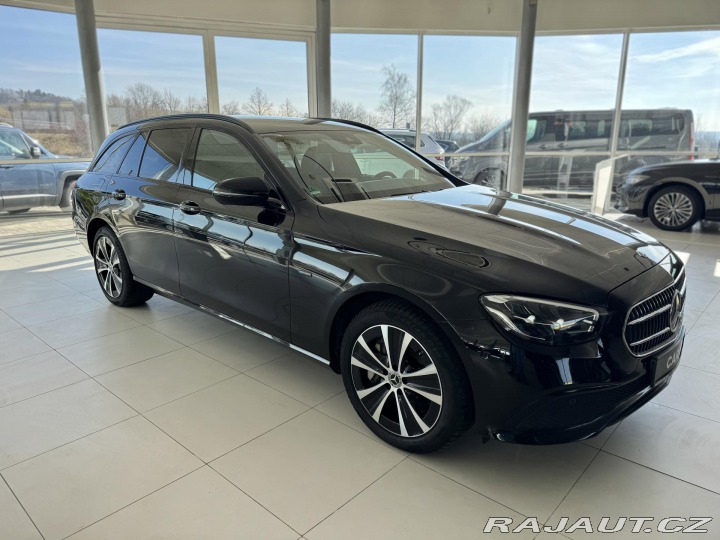 Mercedes-Benz E 300de 4Matic*Webasto*Tažn 2021