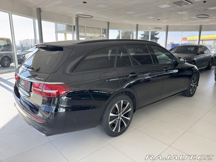 Mercedes-Benz E 300de 4Matic*Webasto*Tažn 2021