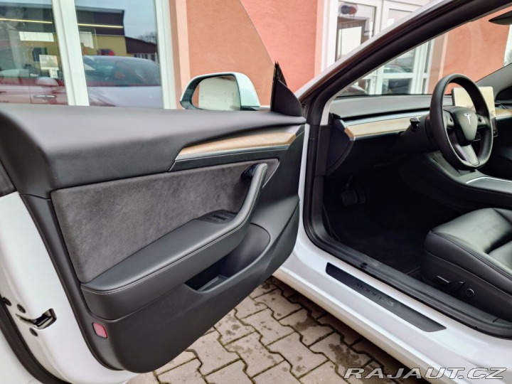 Tesla Model 3 Standard Range Plus REZER 2021