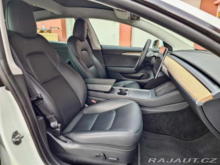 Tesla Model 3 Standard Range Plus REZER 2021