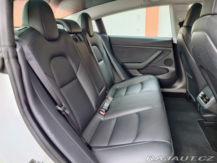 Tesla Model 3 Standard Range Plus REZER 2021