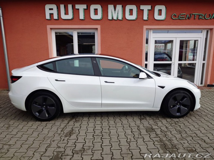 Tesla Model 3 Standard Range Plus REZER 2021