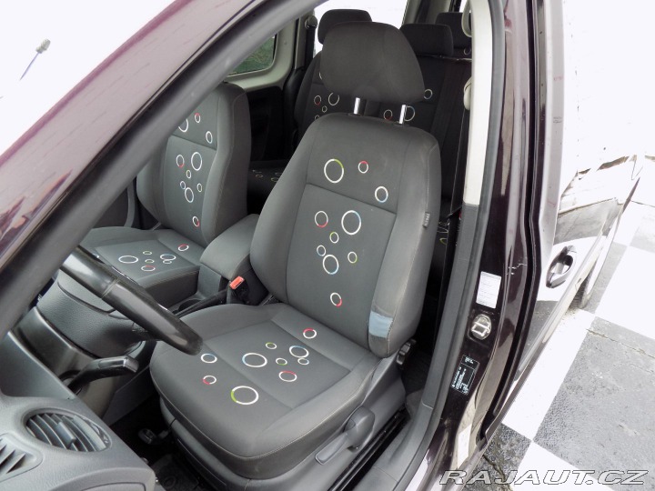 Volkswagen Caddy 2.0i/MAXI/CNG/7.Míst/klim 2011