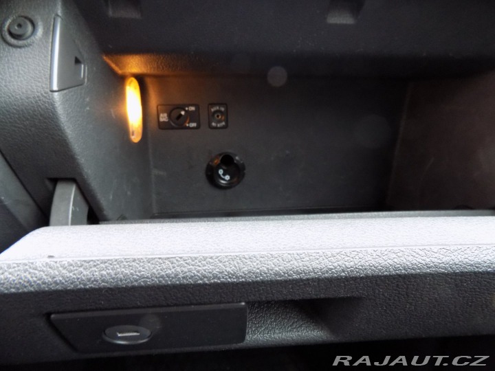 Volkswagen Caddy 2.0i/MAXI/CNG/7.Míst/klim 2011