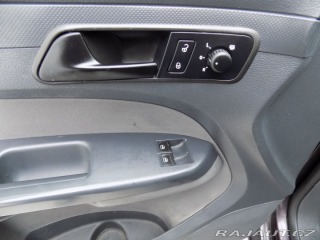 Volkswagen Caddy 2.0i/MAXI/CNG/7.Míst/klim 2011