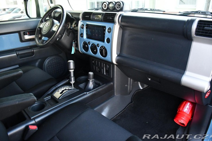 Toyota FJ Cruiser 4,0 VVT-i V6 AWD 2019