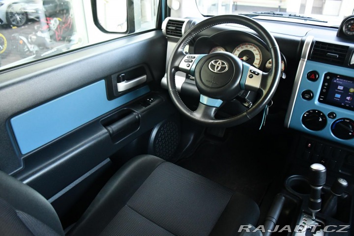Toyota FJ Cruiser 4,0 VVT-i V6 AWD 2019