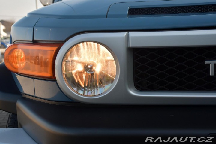 Toyota FJ Cruiser 4,0 VVT-i V6 AWD 2019