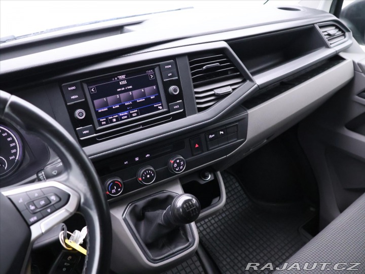 Volkswagen Transporter 2,0 TDI 110kW 9-Míst CZ D 2021