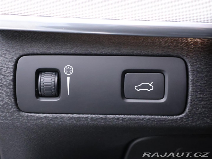 Volvo XC90 2,0 D5 Aut. AWD CZ R-Desi 2018