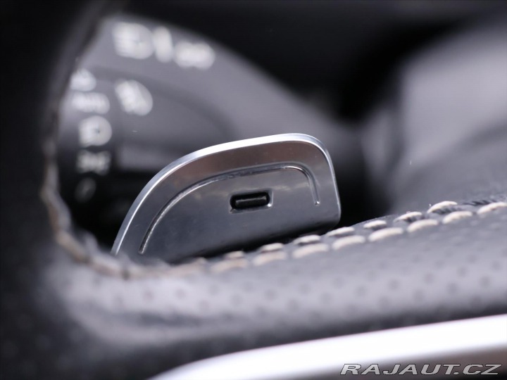 Volvo XC90 2,0 D5 Aut. AWD CZ R-Desi 2018