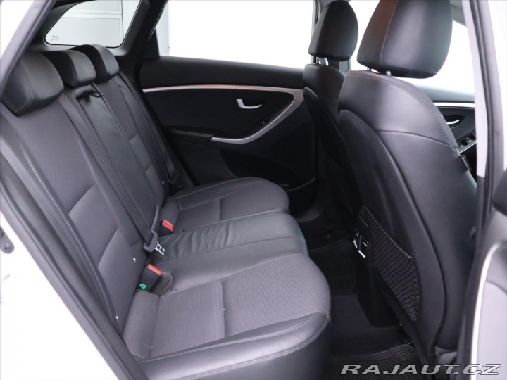 Hyundai i30 1,6 GDi 99kW Aut. CZ Week 2015