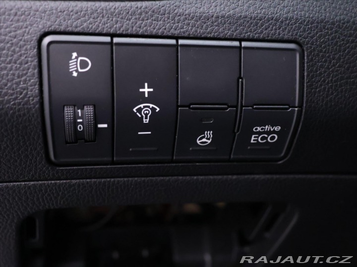 Hyundai i30 1,6 GDi 99kW Aut. CZ Week 2015