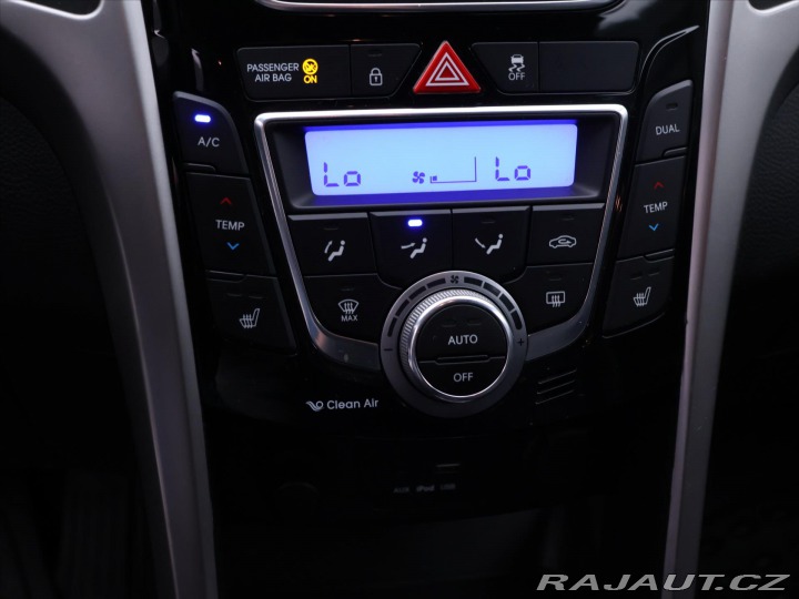 Hyundai i30 1,6 GDi 99kW Aut. CZ Week 2015