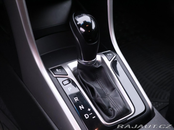 Hyundai i30 1,6 GDi 99kW Aut. CZ Week 2015