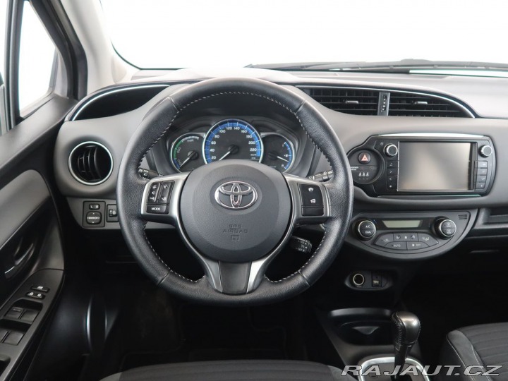 Toyota Yaris 1.5Hybrid,CZ,Style,Panora 2015