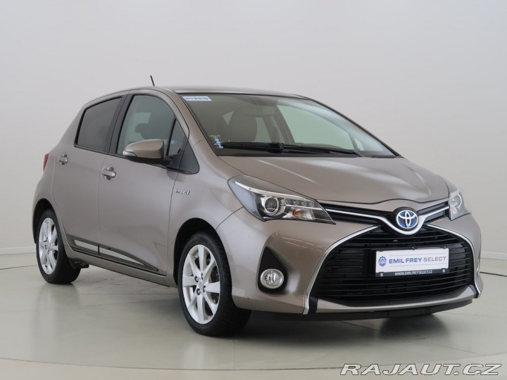 Toyota Yaris 1.5Hybrid,CZ,Style,Panora 2015