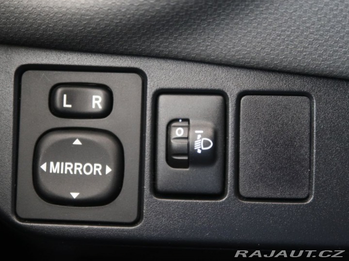 Toyota Yaris 1.5Hybrid,CZ,Style,Panora 2015