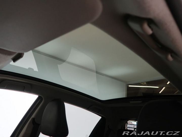 Toyota Yaris 1.5Hybrid,CZ,Style,Panora 2015