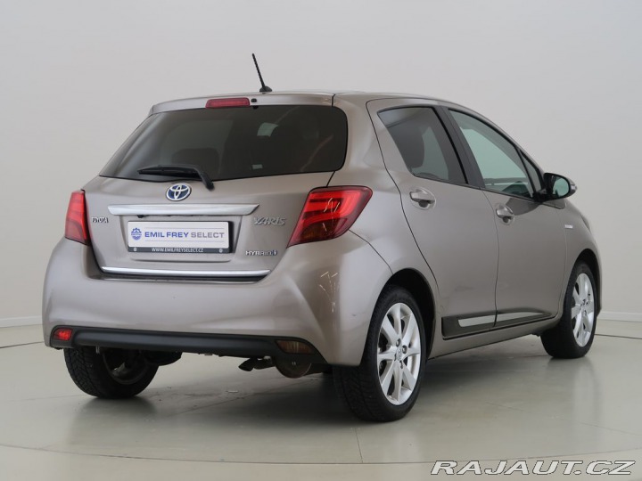 Toyota Yaris 1.5Hybrid,CZ,Style,Panora 2015
