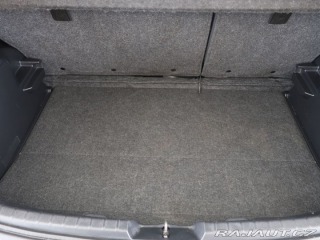 Toyota Yaris 1.5Hybrid,CZ,Style,Panora 2015