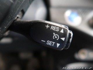 Toyota Yaris 1.5Hybrid,CZ,Style,Panora 2015