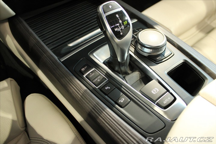 BMW X5 xDrive40d NezTop/HUD/Pano 2018