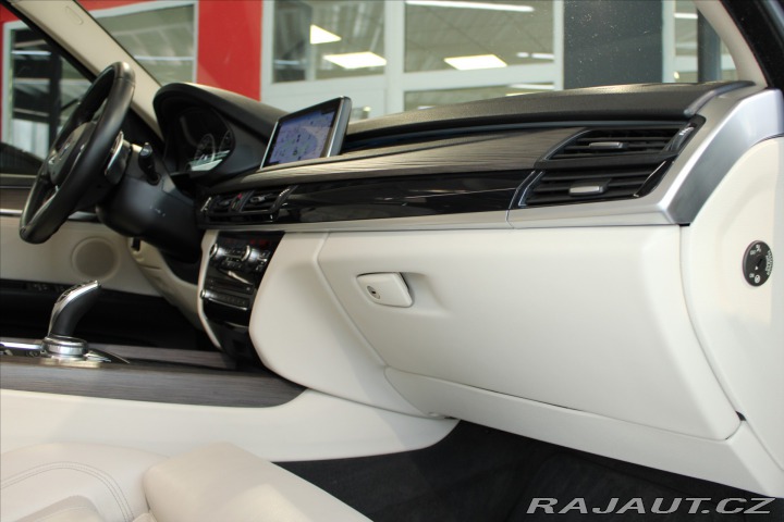 BMW X5 xDrive40d NezTop/HUD/Pano 2018