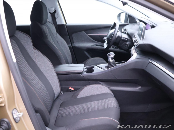 Peugeot 5008 1,2 PureTech 96kW Navi Vi 2017