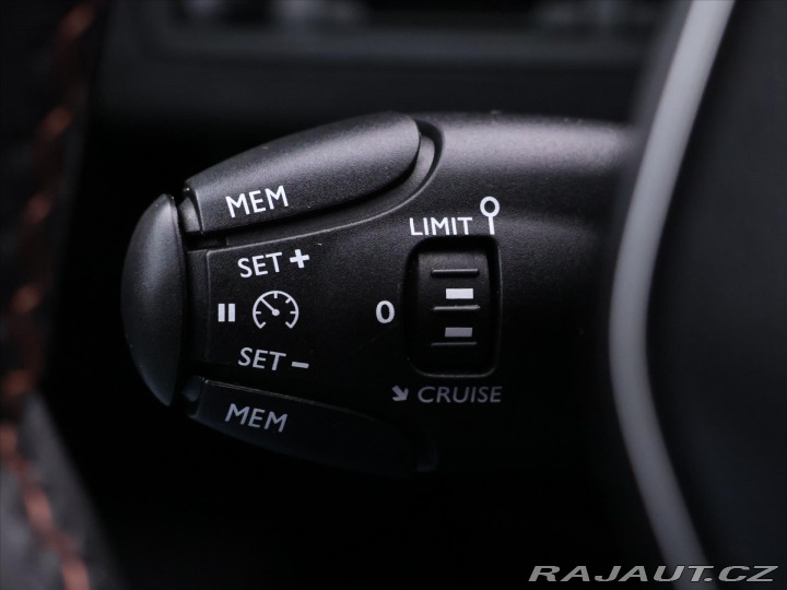 Peugeot 5008 1,2 PureTech 96kW Navi Vi 2017