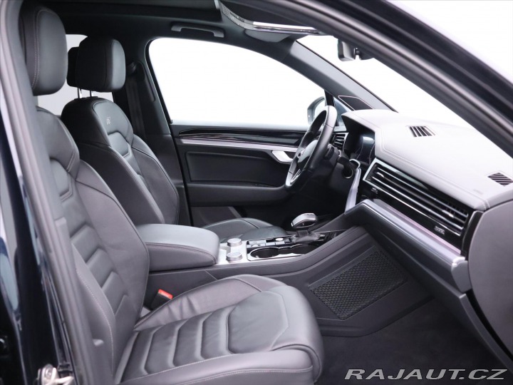 Volkswagen Touareg 3,0 TDI 210kW 4M R-Line D 2021