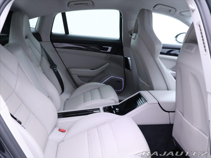 Porsche Panamera 4,0 V8 310kW Chrono Bose 2017