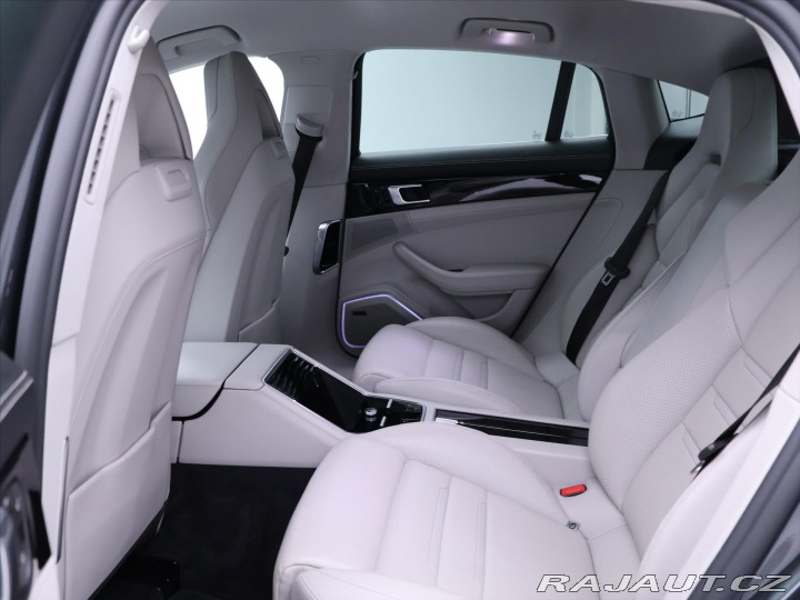 Porsche Panamera 4,0 V8 310kW Chrono Bose 2017