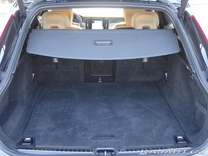 Volvo V90 D4 140kW BUSINESS PLUS DP 2020