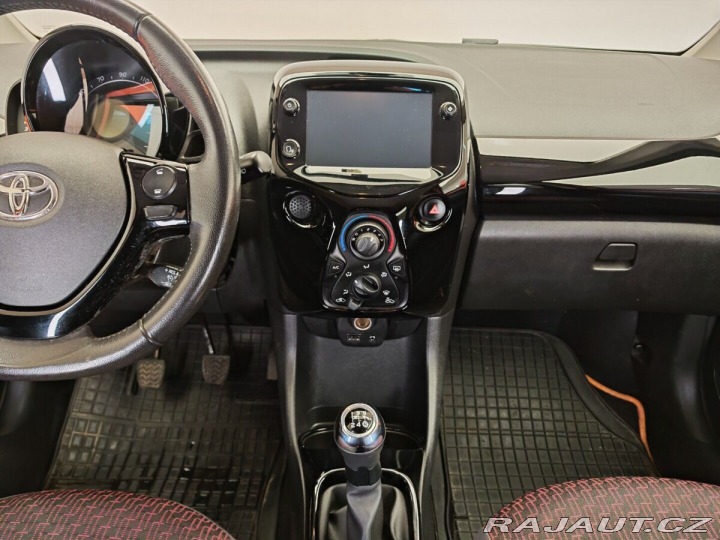 Toyota Aygo X-Play , manual 2020