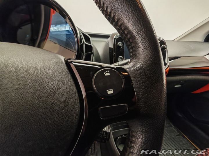 Toyota Aygo X-Play , manual 2020