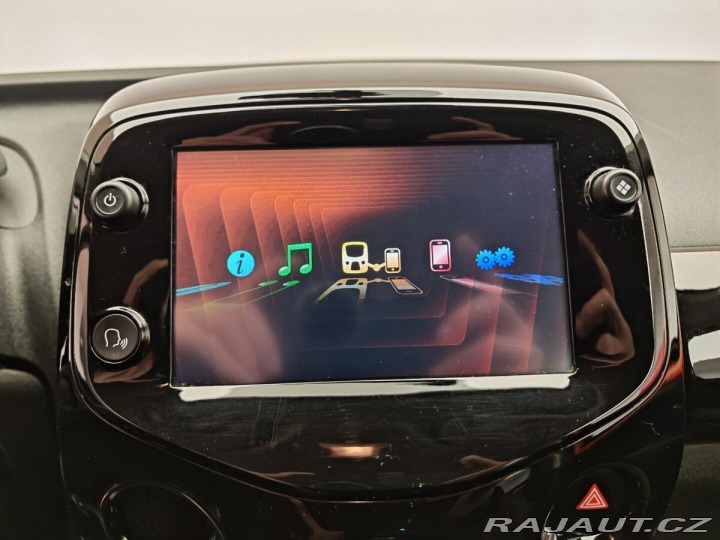 Toyota Aygo X-Play , manual 2020