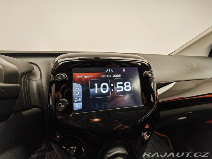 Toyota Aygo X-Play , manual 2020